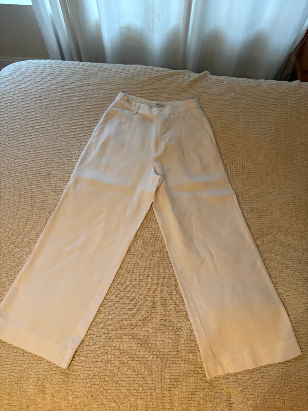 Stunning bright white, wide leg linen pants from madewell size 8